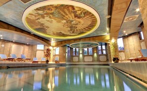 2 indoor pools