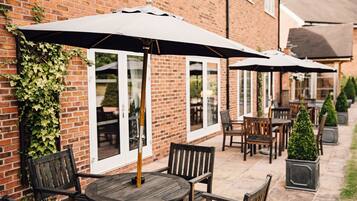 Se sirven desayunos y cenas, cocina británica