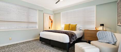 Mountain View Manor | 2 bedrooms, iron/ironing board, cribs/infant beds, free WiFi