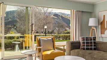 Casa, vista para a montanha | Vista para o jardim