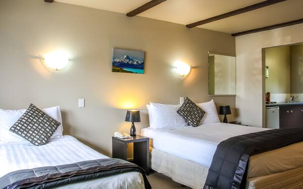 Camelot Motor Lodge