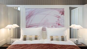 Roupas de cama premium, edredons de pluma, camas com colchões pillow-top