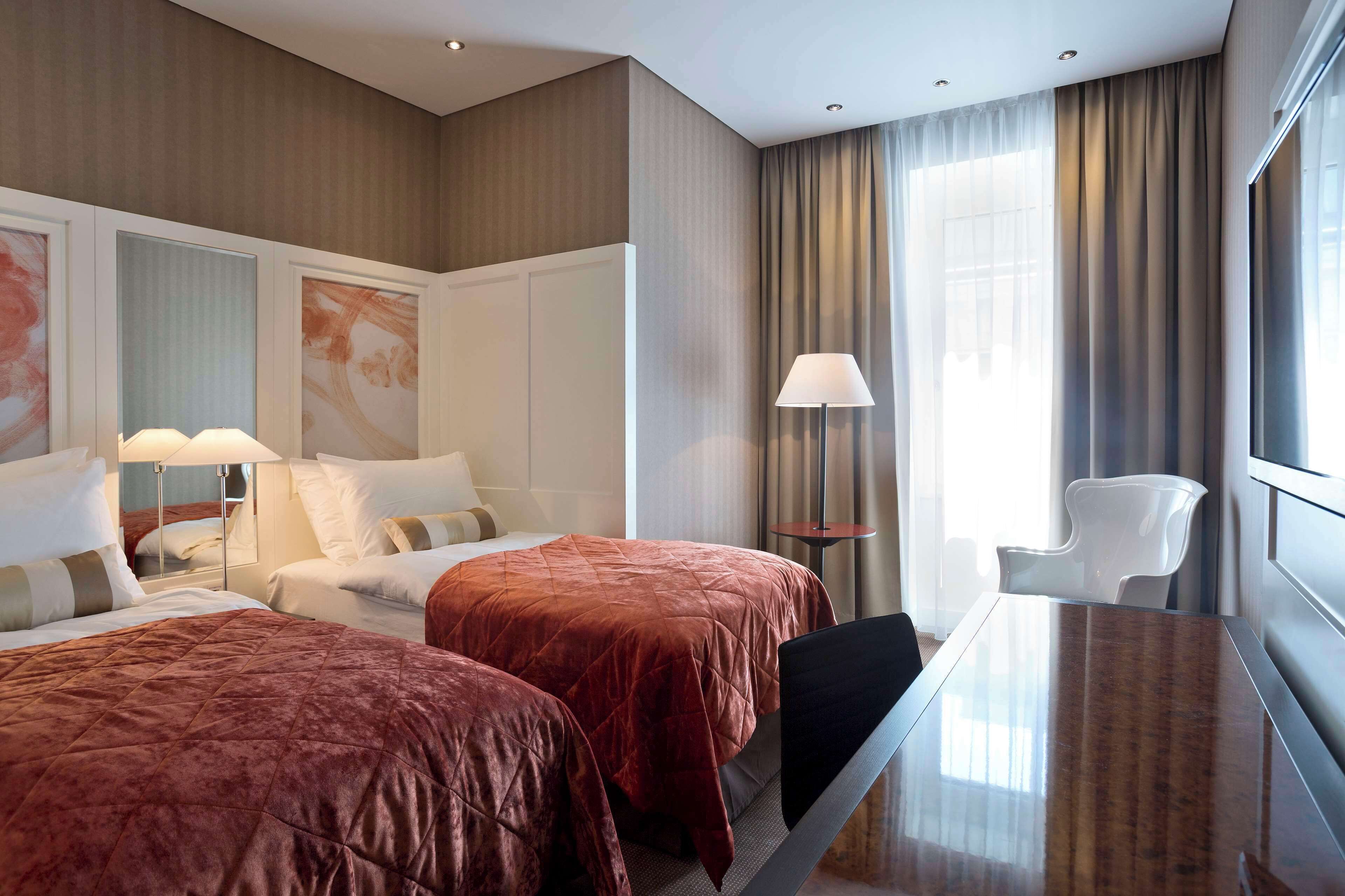Classic Room, 1 Double Bed | Premium bedding, down comforters, pillowtop beds, minibar