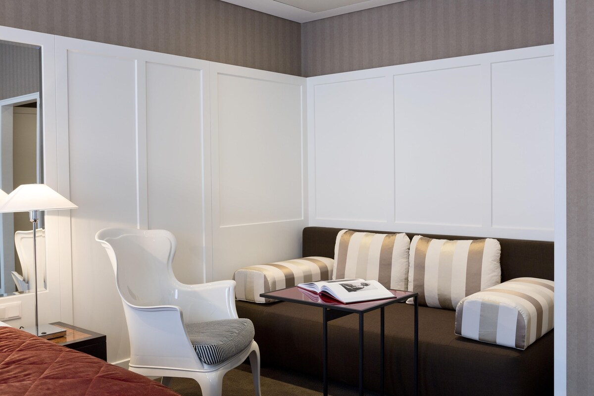 Superior Room, 1 Double Bed, Refrigerator | Premium bedding, down comforters, pillowtop beds, minibar