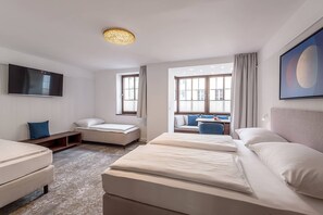 Family Room | 1 bedroom, hypo-allergenic bedding, in-room safe, individually furnished