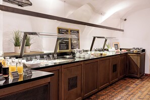 Colazione a buffet inclusa, servita tutte le mattine 