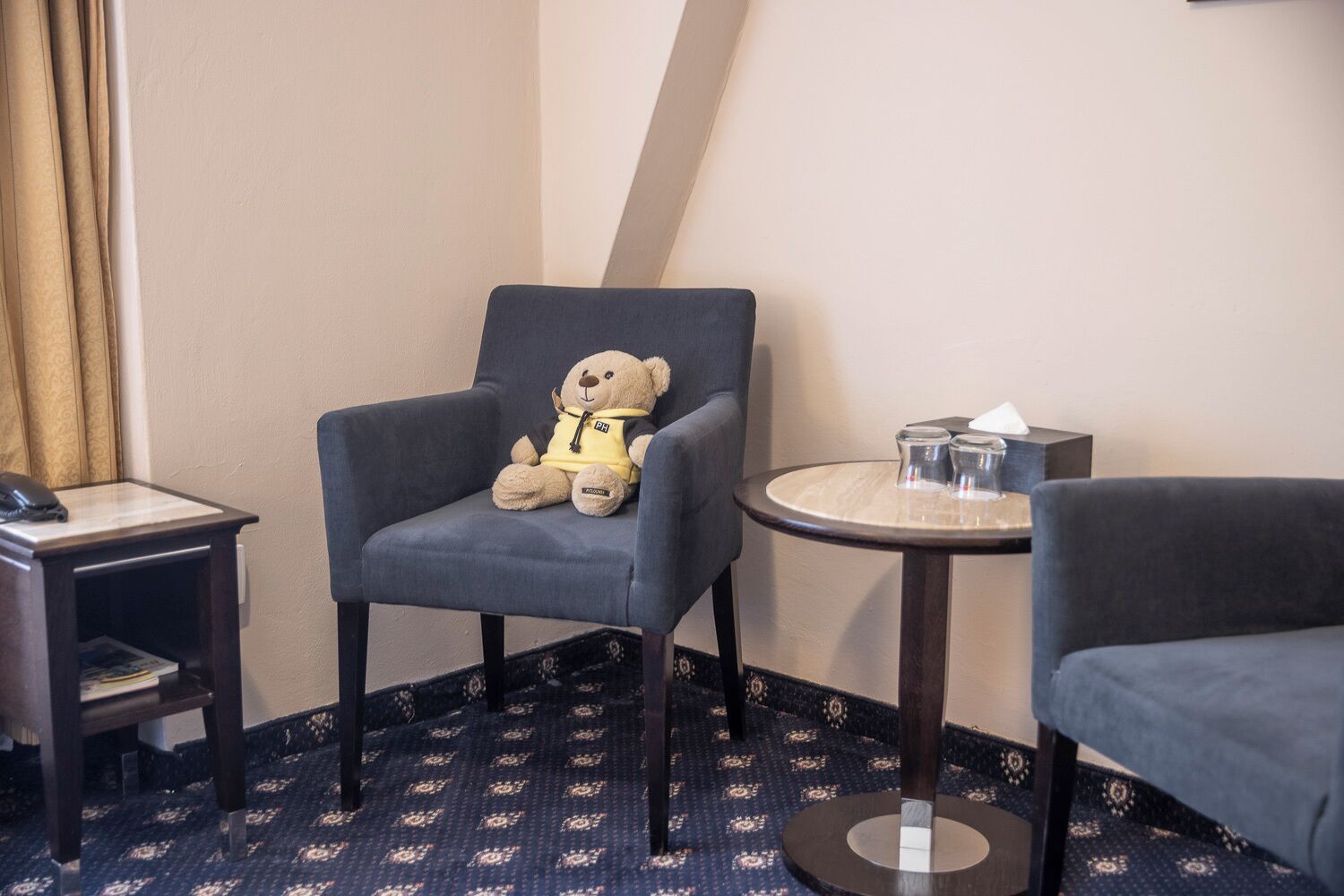 deluxe queen double room | hypo-allergenic bedding, minibar, in-room safe, desk