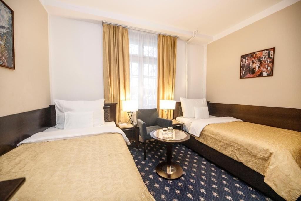 superior double or twin room | hypo-allergenic bedding, minibar, in-room safe, desk