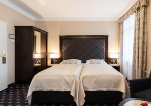 1 bedroom, hypo-allergenic bedding, minibar, in-room safe