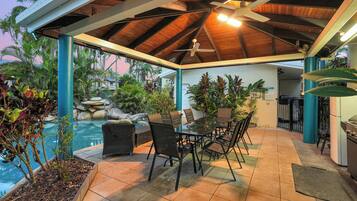 Kolam renang outdoor