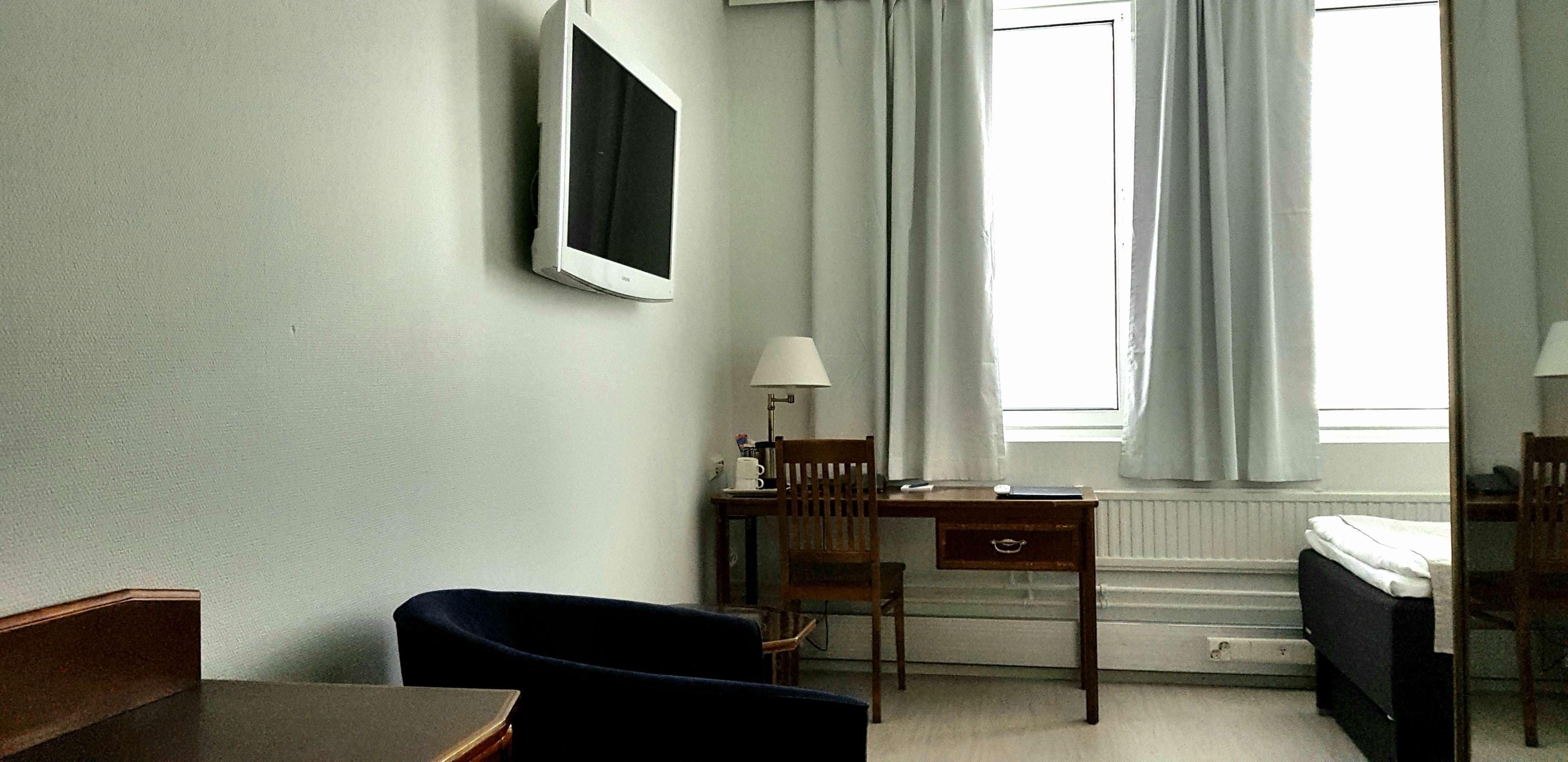 standard room, 2 single beds, non smoking, sauna | 1 bedroom, hypo-allergenic bedding, minibar, desk