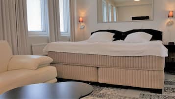 Phòng Tiêu chuẩn, 1 giường cỡ king, không hút thuốc, phòng tắm hơi | Bộ đồ giường kháng dị ứng, minibar, bàn