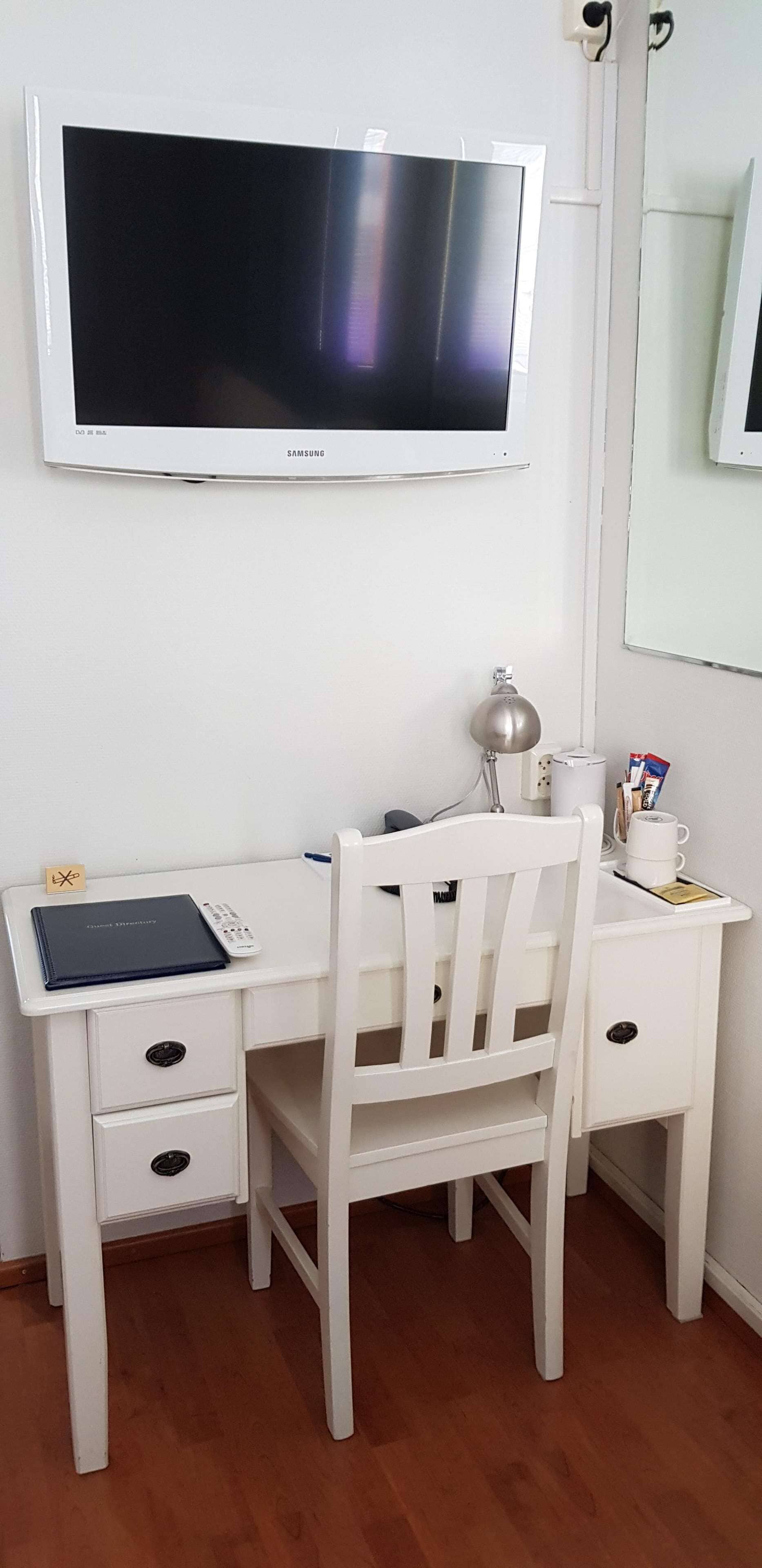 economy room, 2 single beds, non smoking | room amenity