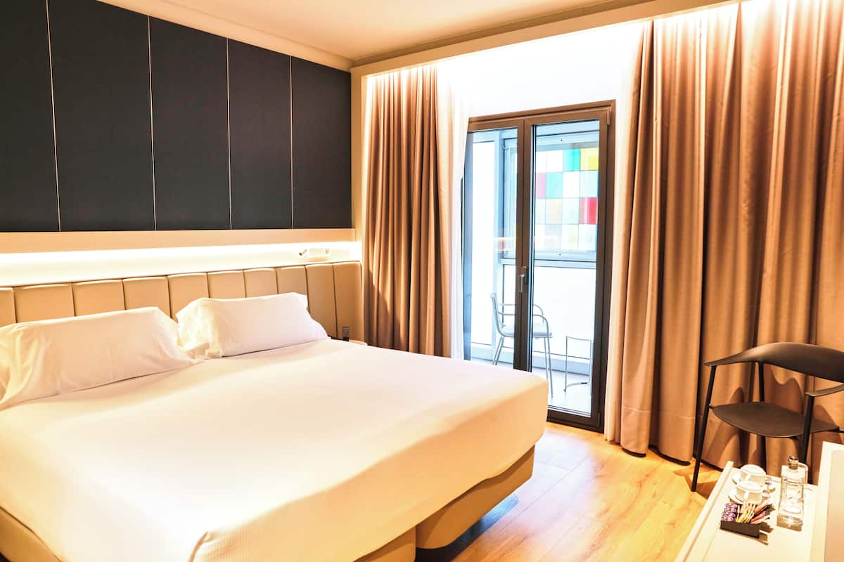 Deluxe Room, Balcony