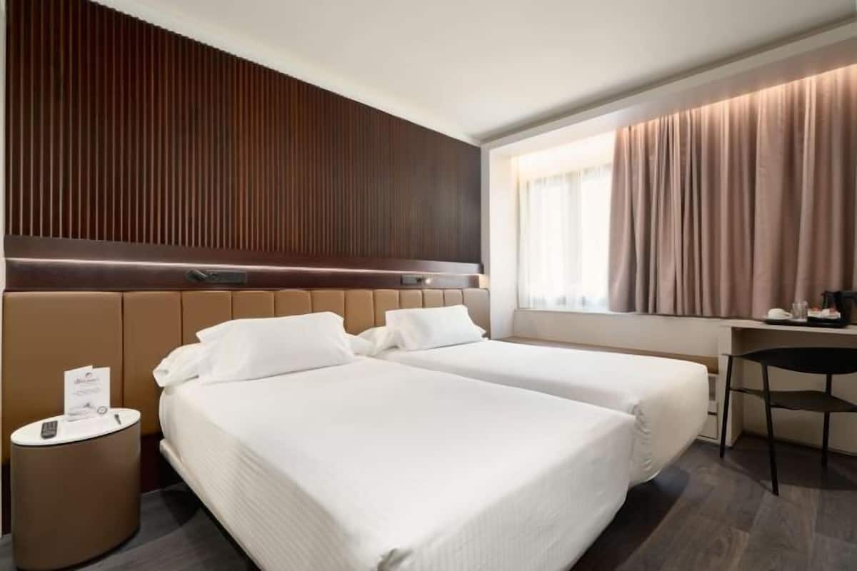 Minibar, in-room safe, soundproofing, iron/ironing board