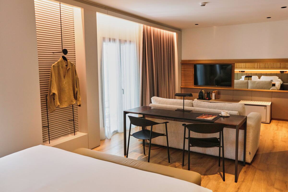 Junior Suite, Terrace, City View