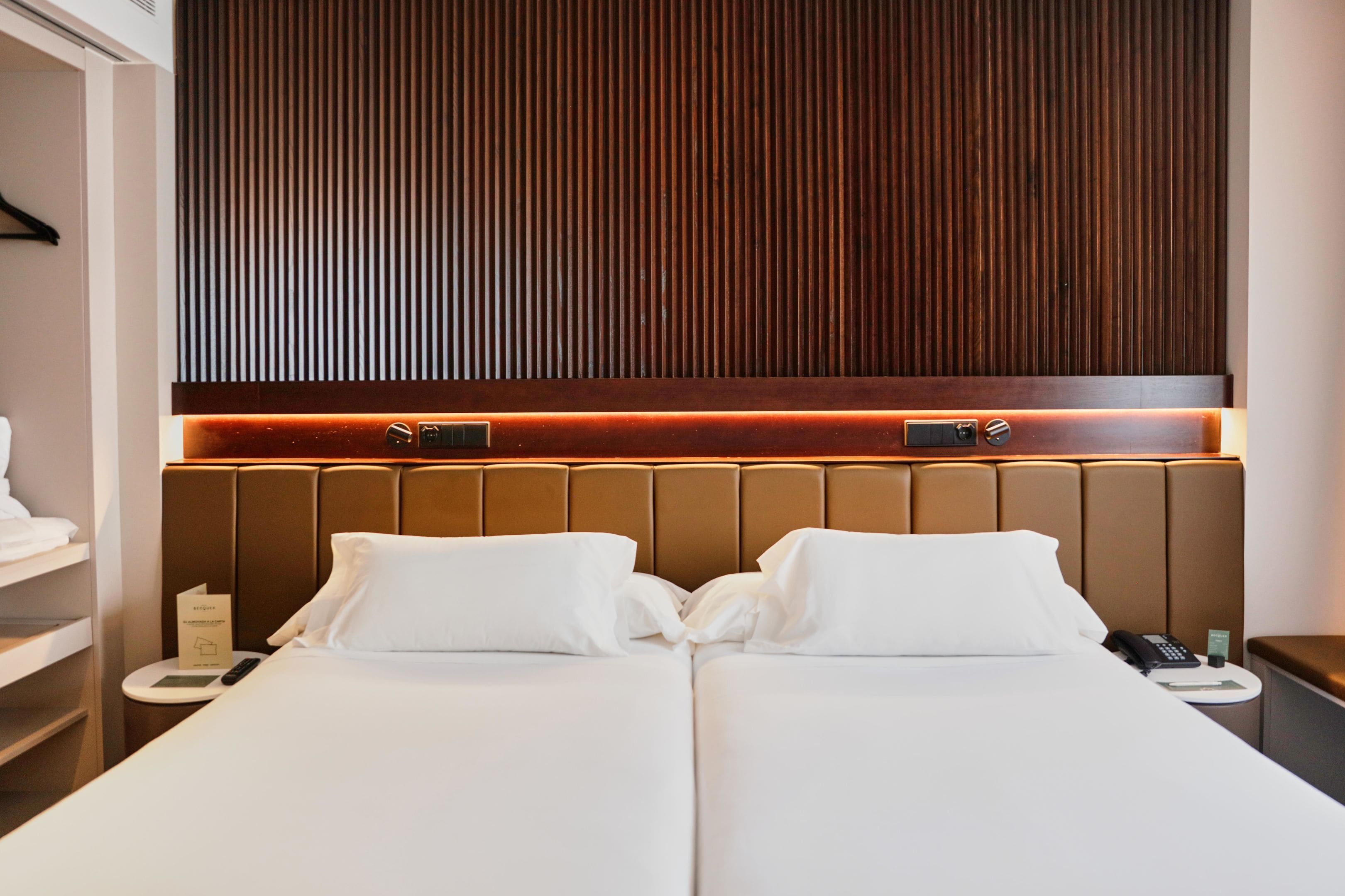 标准房 | 迷你吧、客房内保险箱、隔音、熨斗/熨板