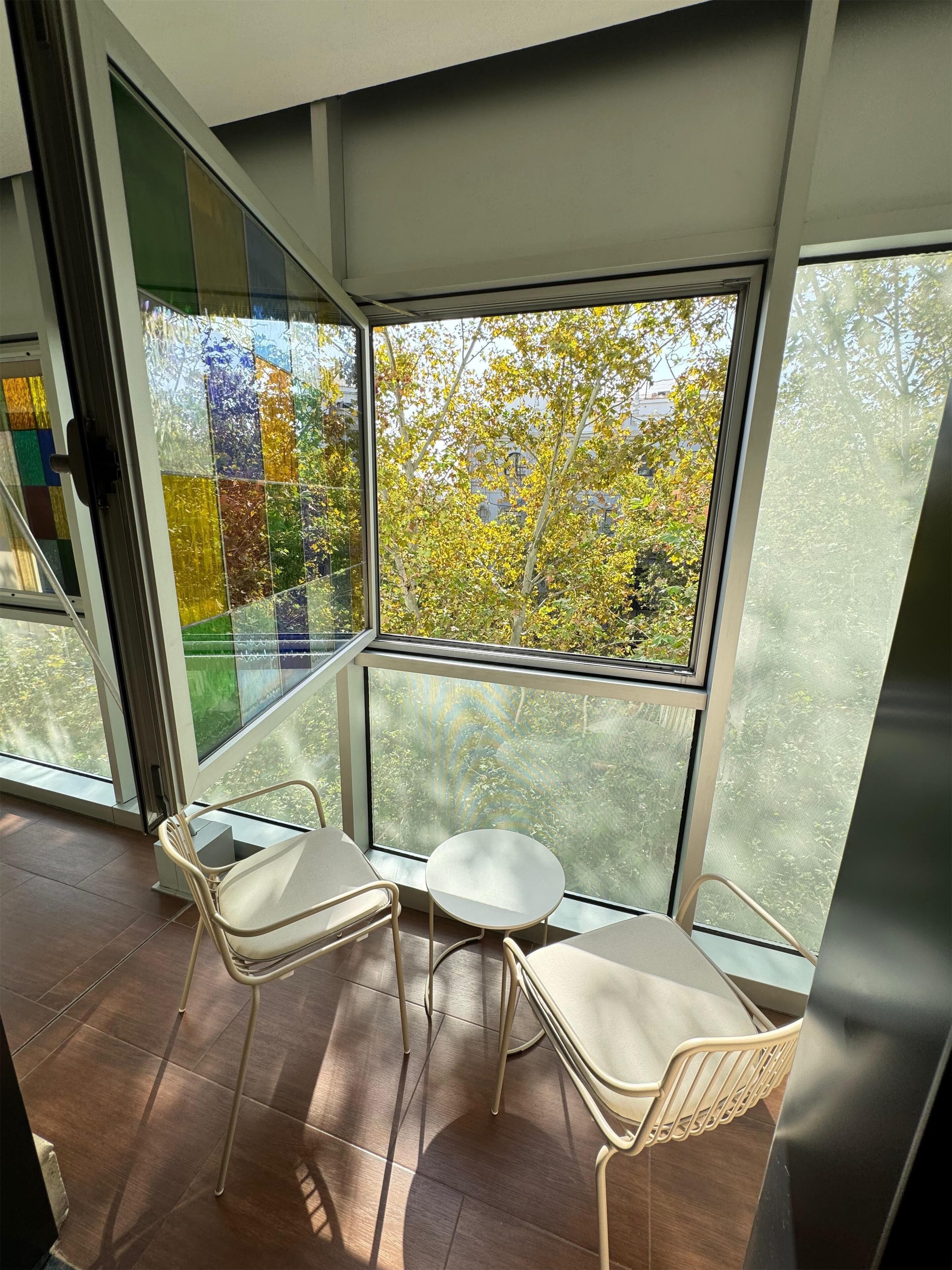 deluxe room, balcony | minibar, in-room safe, soundproofing, iron/ironing board