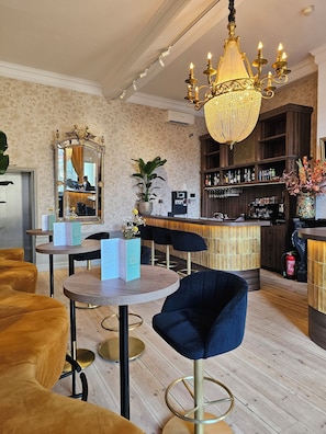 Bar (on property) - Hampshire Hotel - 's Gravenhof Zutphen (Zutphen)