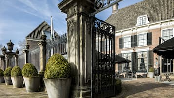 Fachada de la propiedad