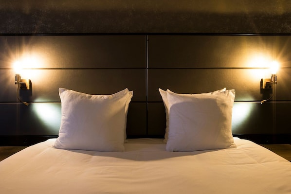 Premium bedding, in-room safe, desk, laptop workspace