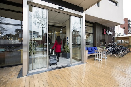 Terraza o patio. Leonardo Hotel Groningen City Center