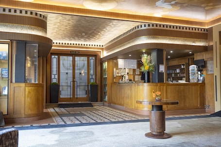Lobby. Le Grand Hotel Tours