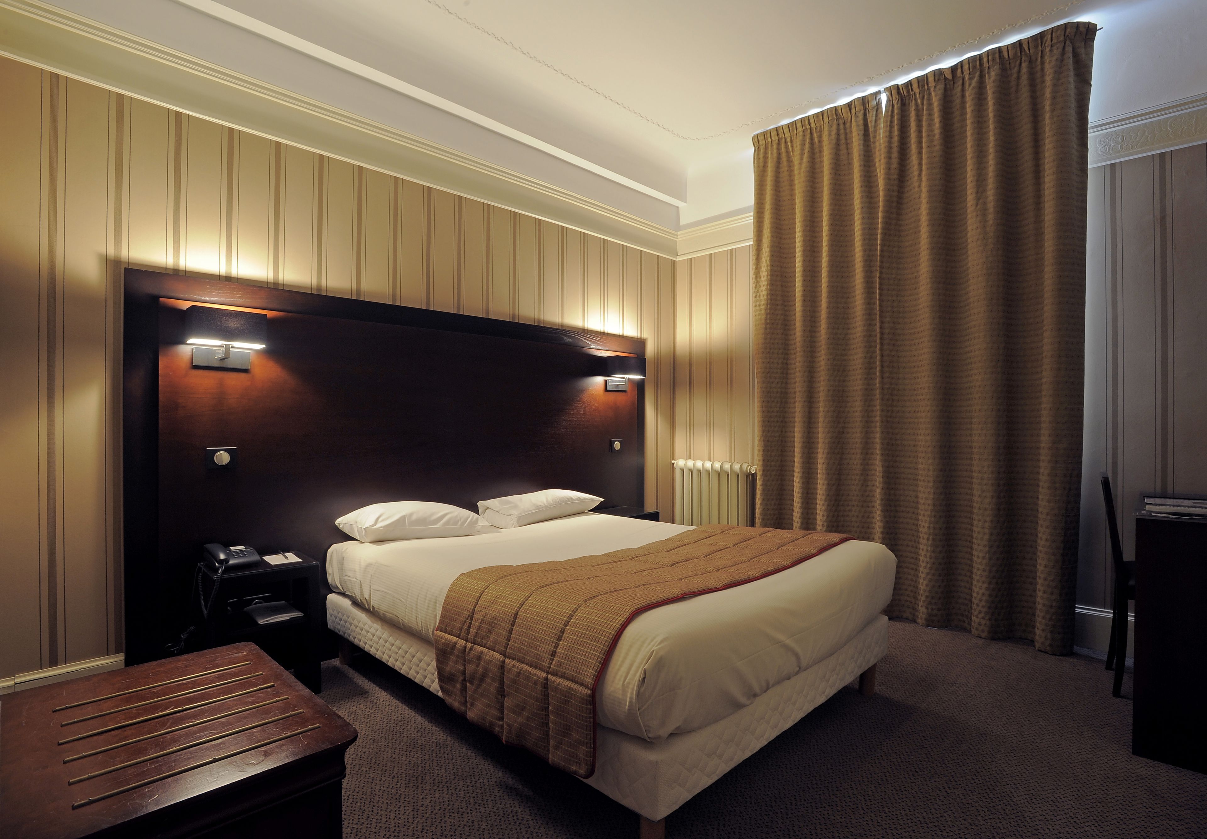 Comfort Double or Twin Room | Premium bedding, in-room safe, desk, blackout drapes