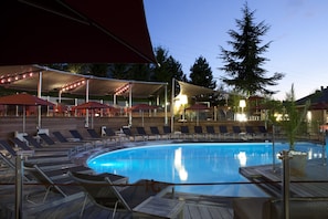 Seasonal outdoor pool
