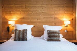 Double Room | Premium bedding, in-room safe, desk, soundproofing - Alpen Roc (La Clusaz)