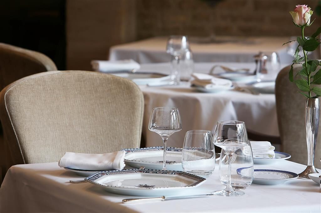 Lunch and dinner served, French cuisine