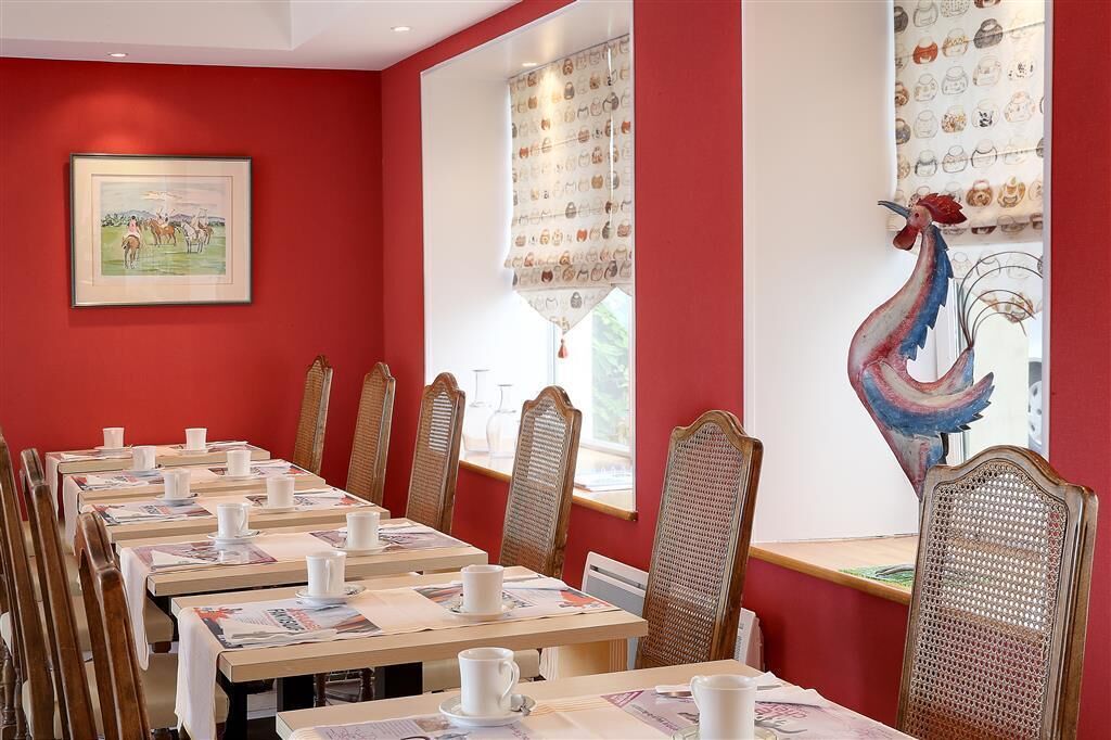 Lunch and dinner served, French cuisine