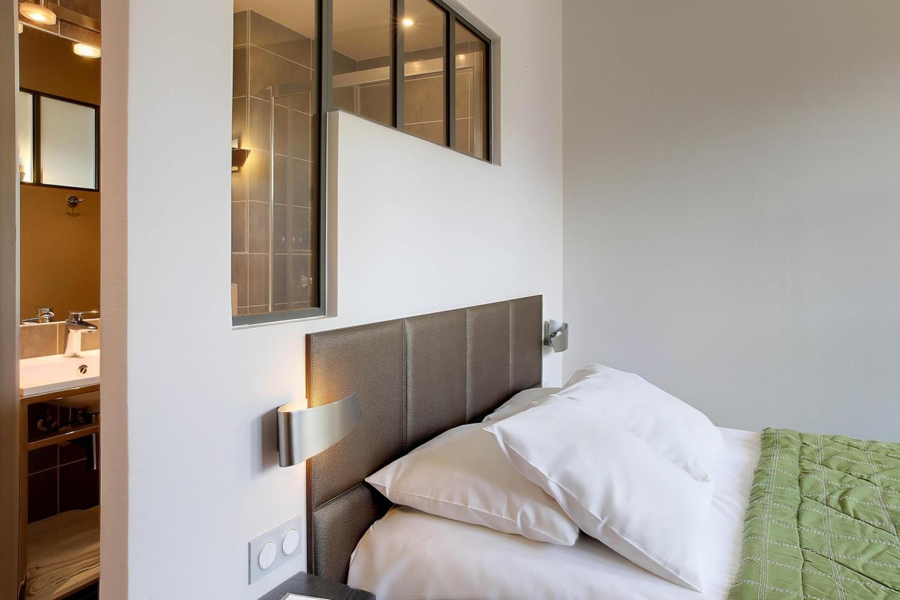 Minibar, in-room safe, iron/ironing board, free cribs/infant beds