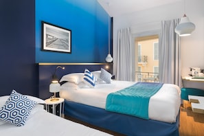 Chambre Triple Premium | Coffre-fort, bureau, rideaux d’obscurcissement, système d’insonorisation