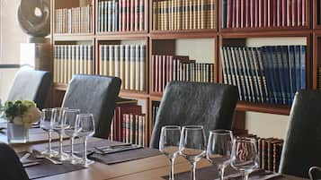Déjeuner et dîner servis sur place