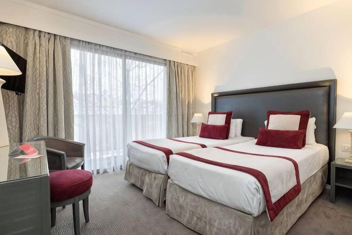 Premium bedding, desk, blackout curtains, soundproofing