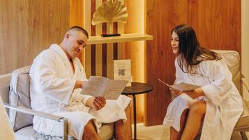Couples treatment room(s), sauna, hot tub, steam room