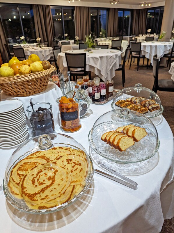 Daily buffet breakfast (EUR 10 per person)