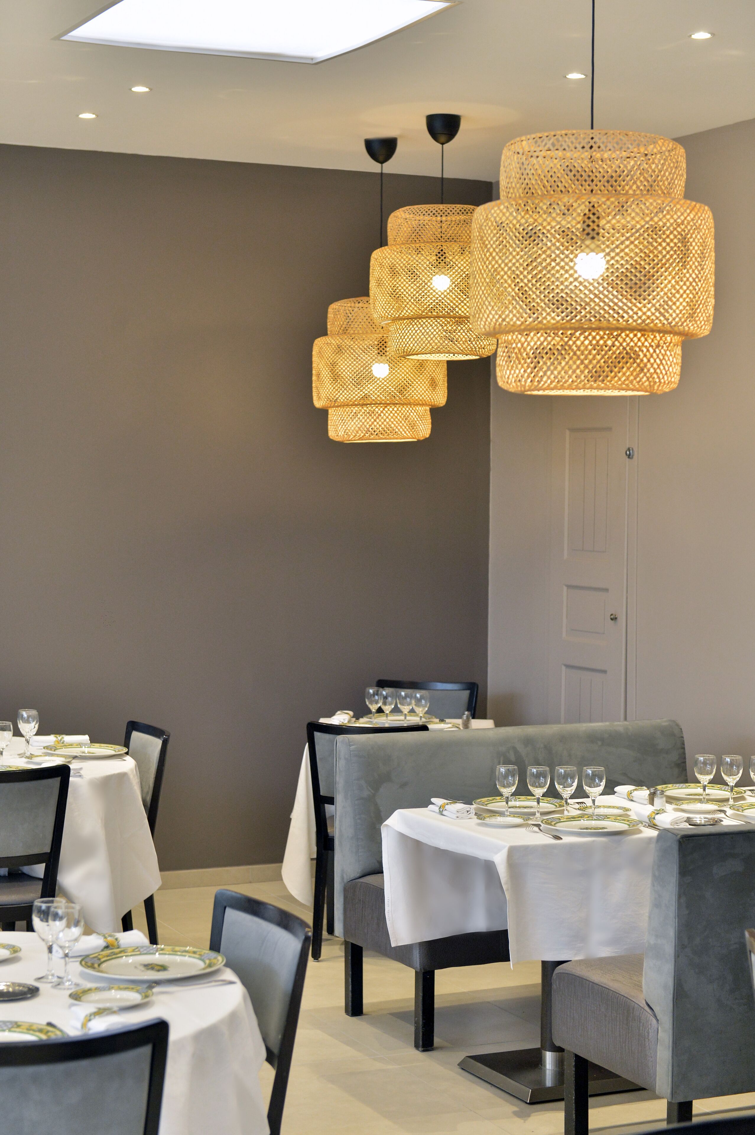 lunch and dinner served, french cuisine