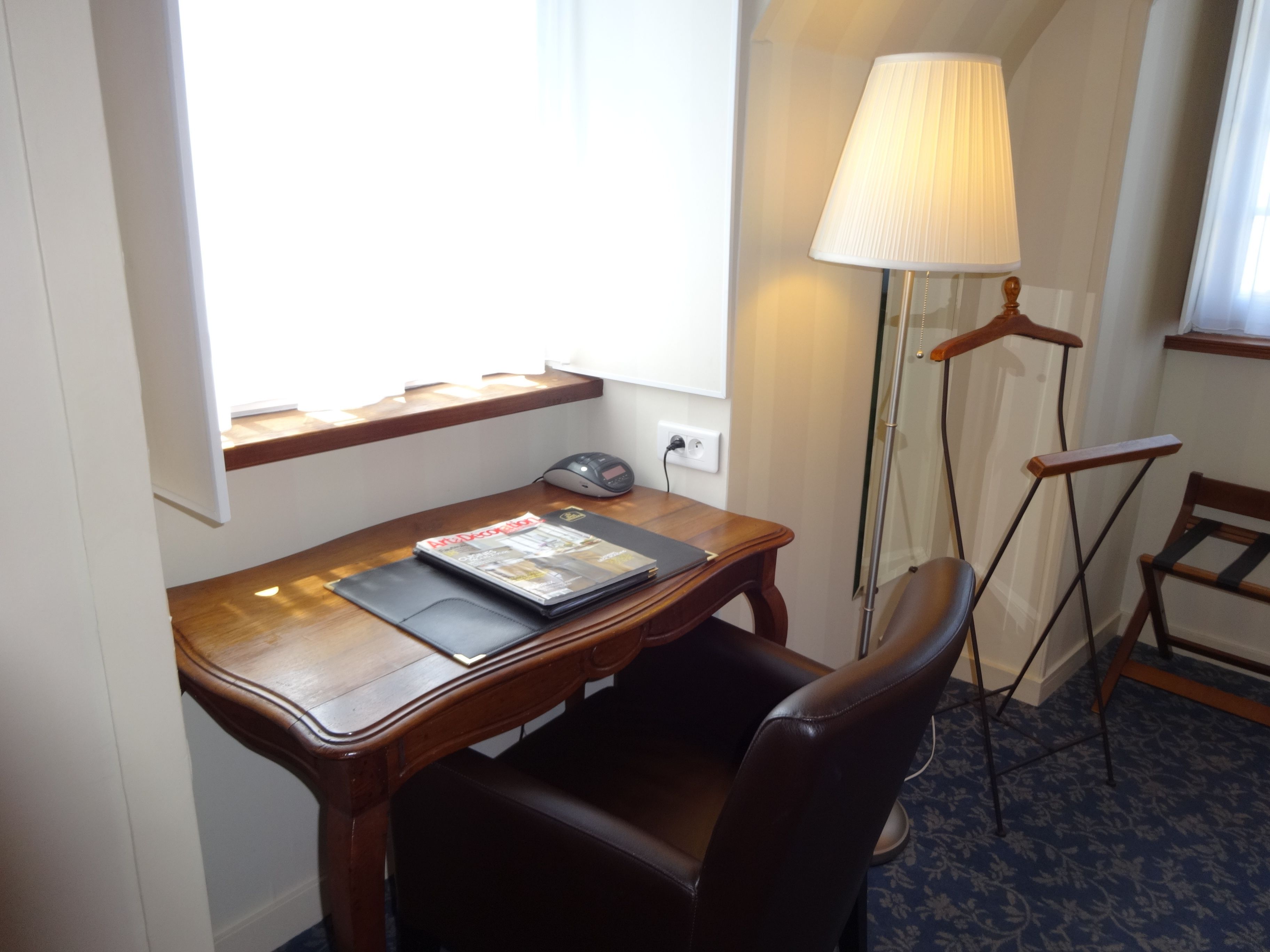 in-room business centre