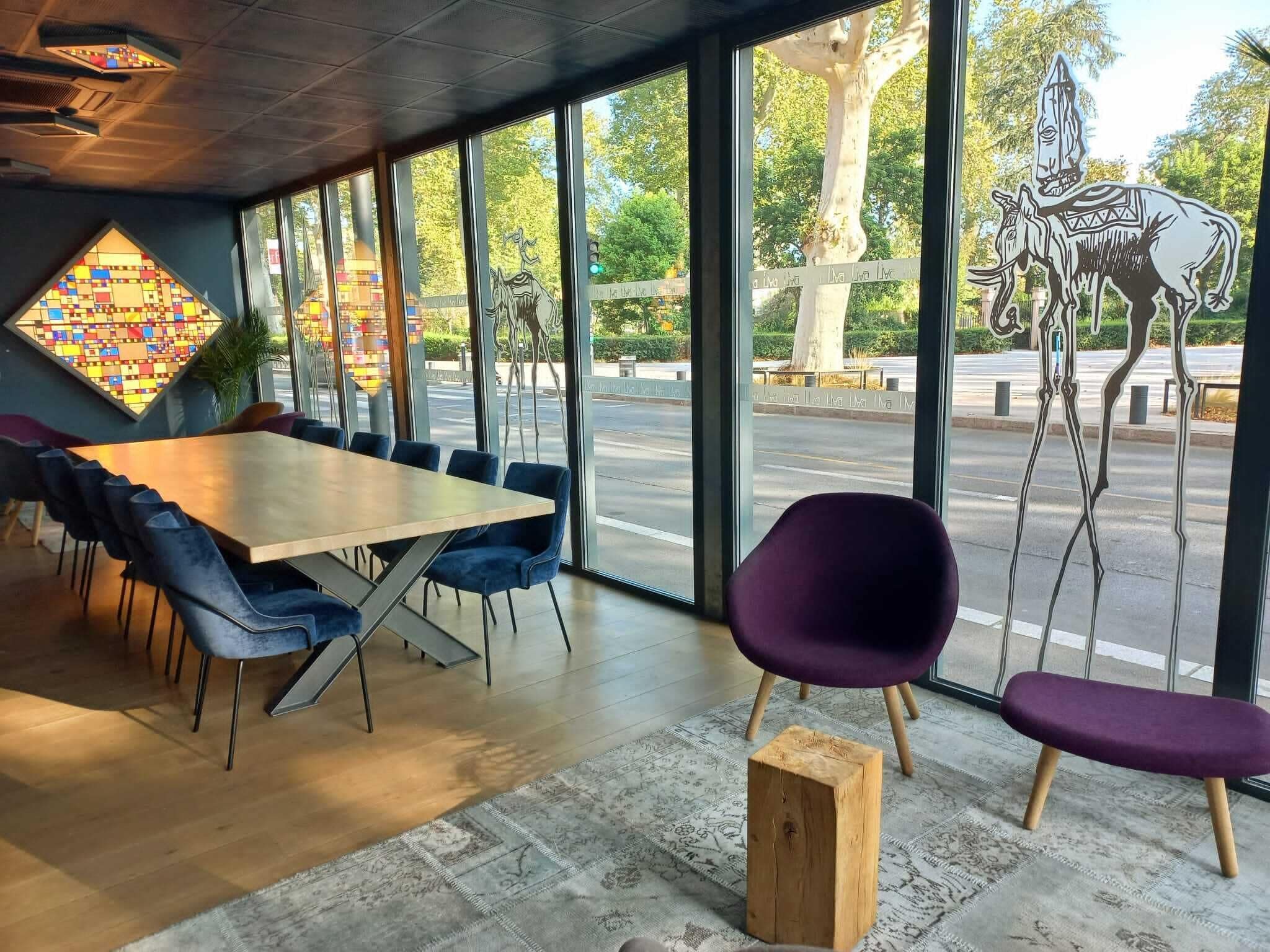 100-cm lcd tv with digital channels, tv