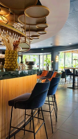Bar (on property). Dali Hôtel - Restaurant