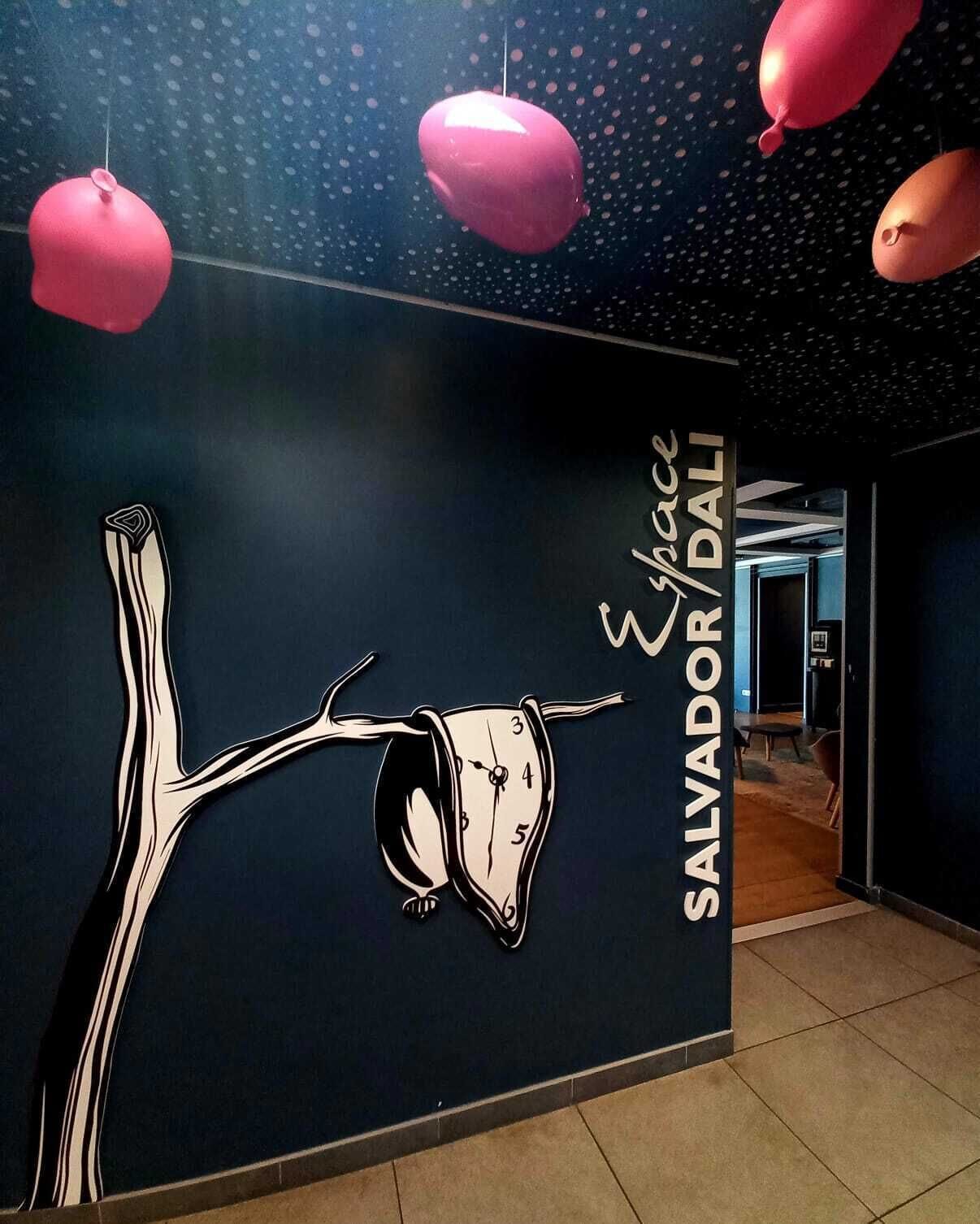 100-cm lcd tv with digital channels, tv