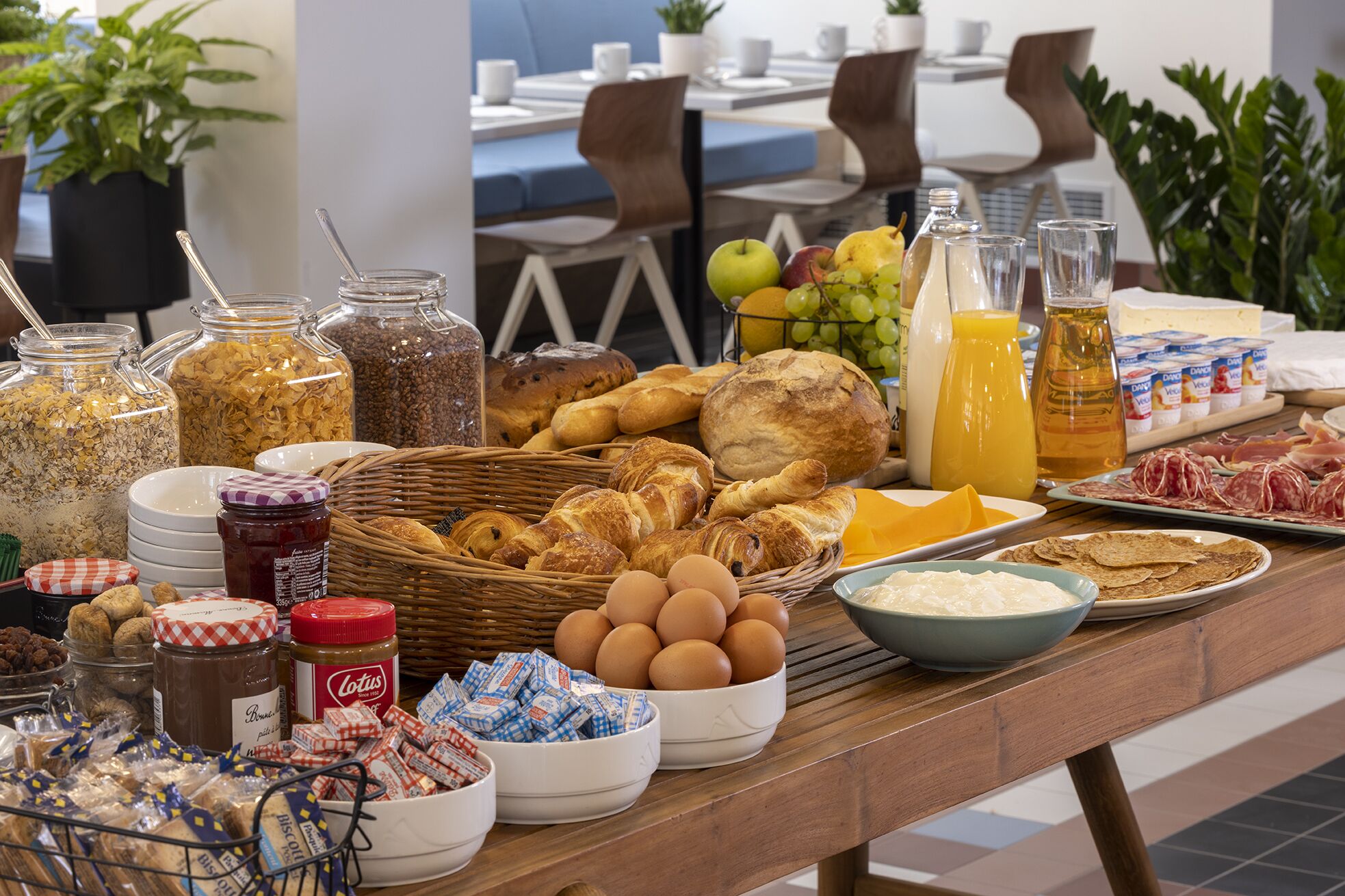 Desayuno buffet todos los días (con cargo) 