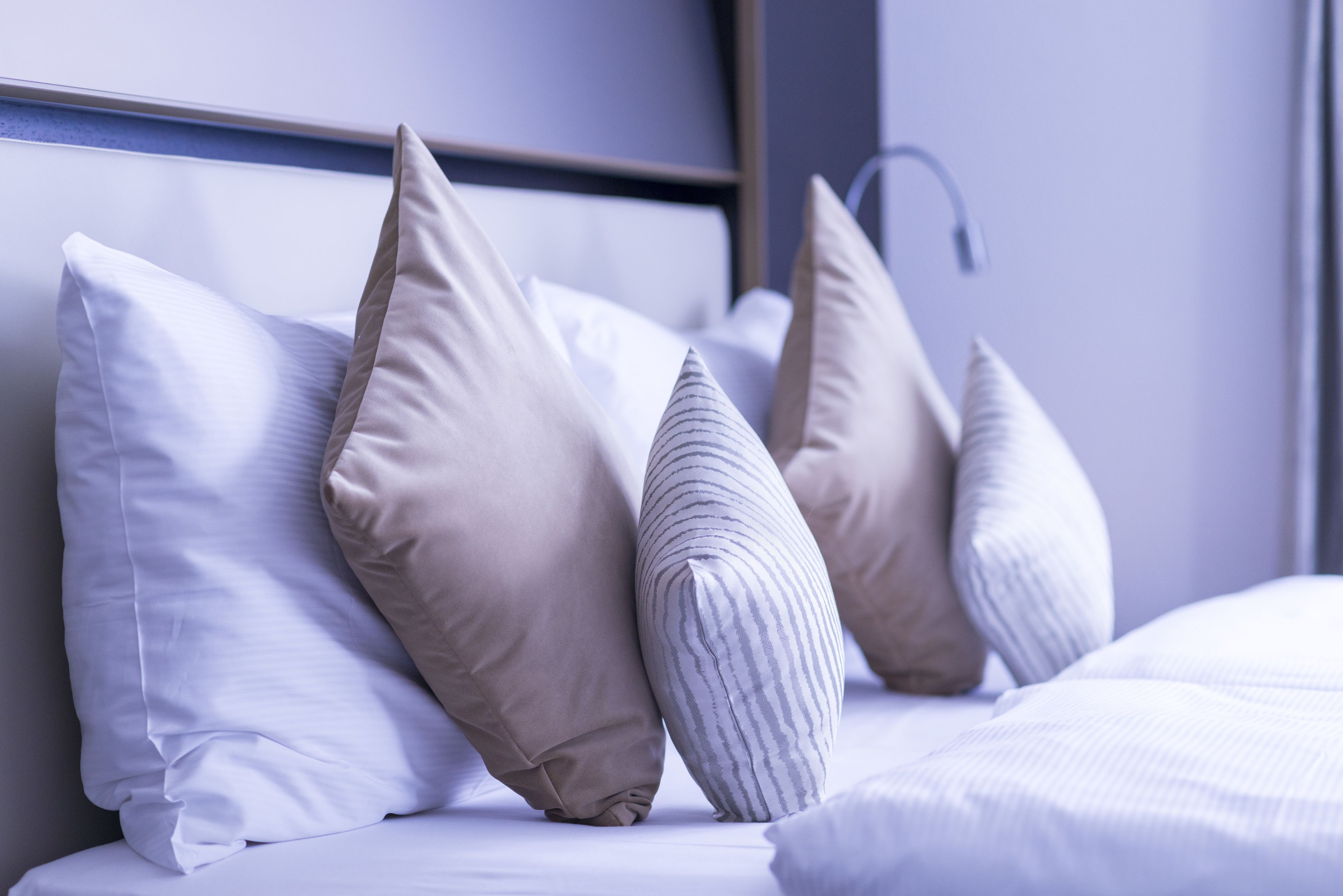 premium double room | premium bedding, in-room safe, desk, laptop workspace