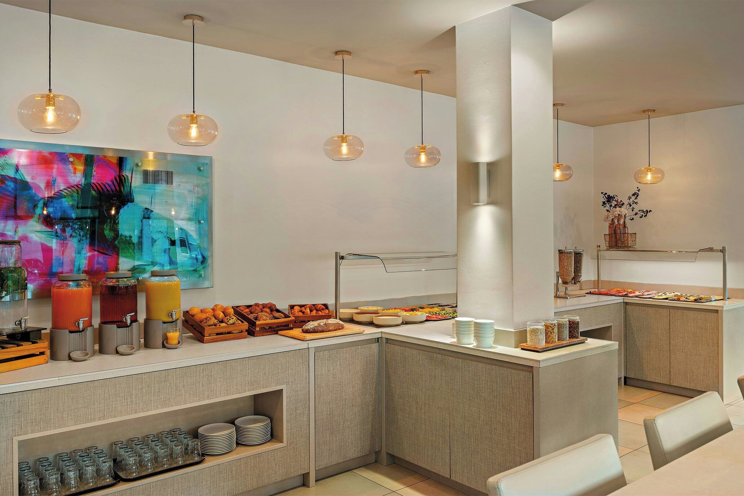 Desayuno buffet todos los días (con cargo)
