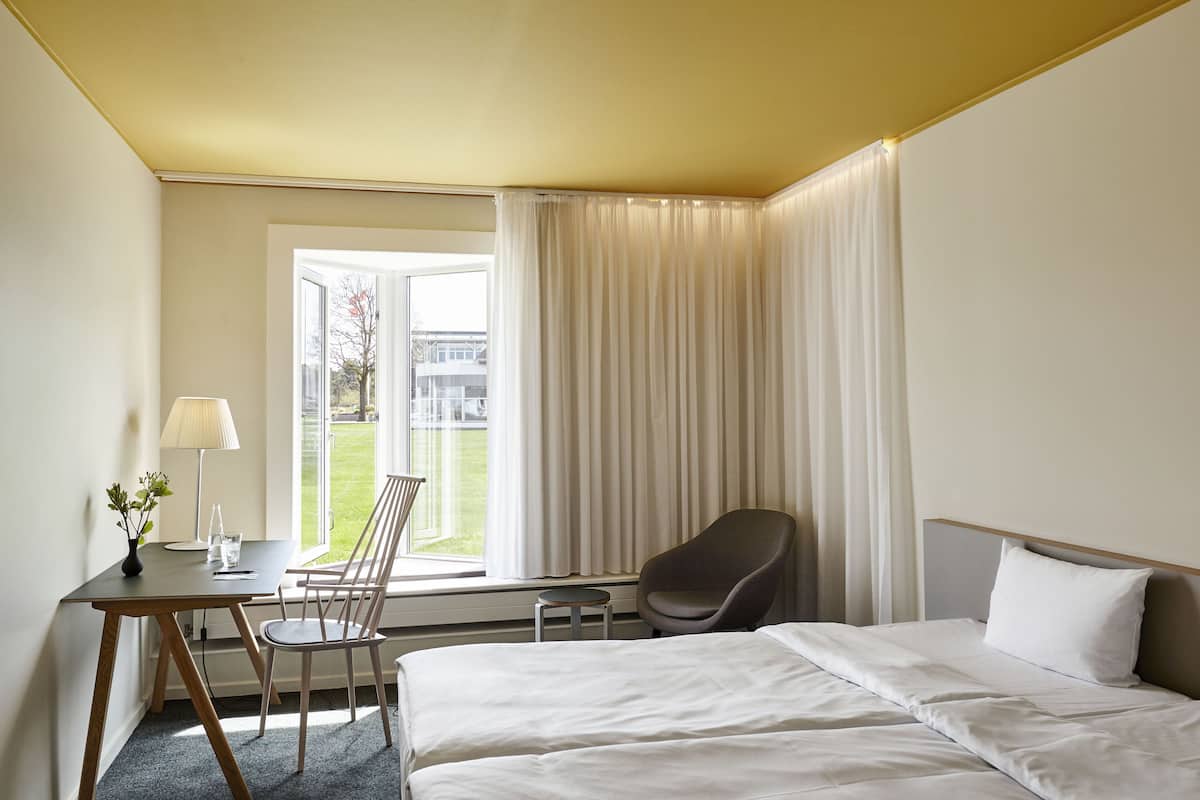 standard twin room | 1 bedroom, premium bedding, individually decorated, desk