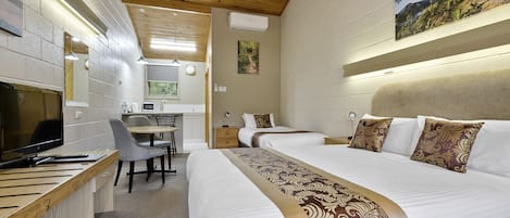 Standard Double or Twin Room, Non Smoking, Kitchenette | Premium bedding, soundproofing, iron/ironing board, free WiFi