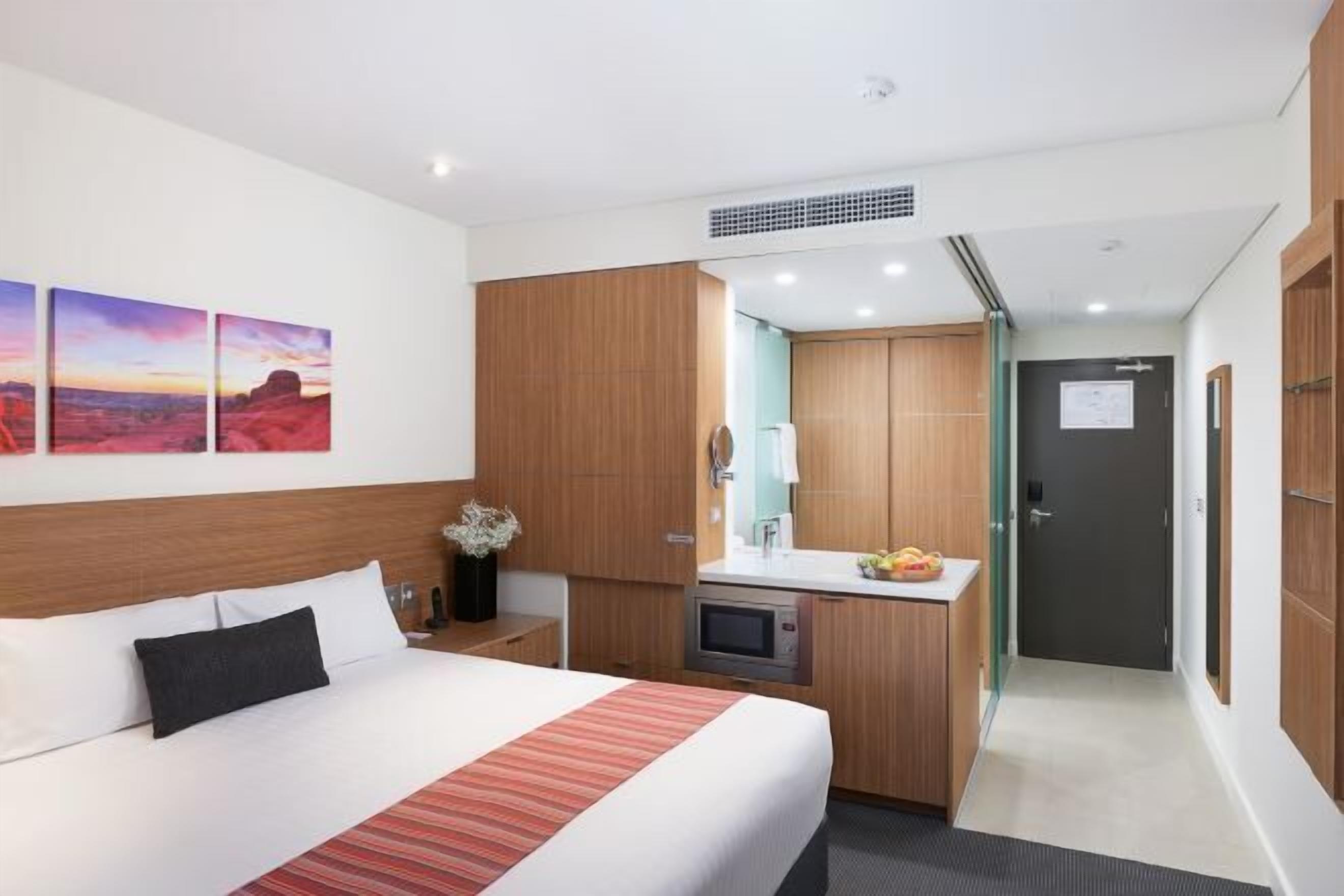 1 bedroom, premium bedding, down comforters, pillowtop beds