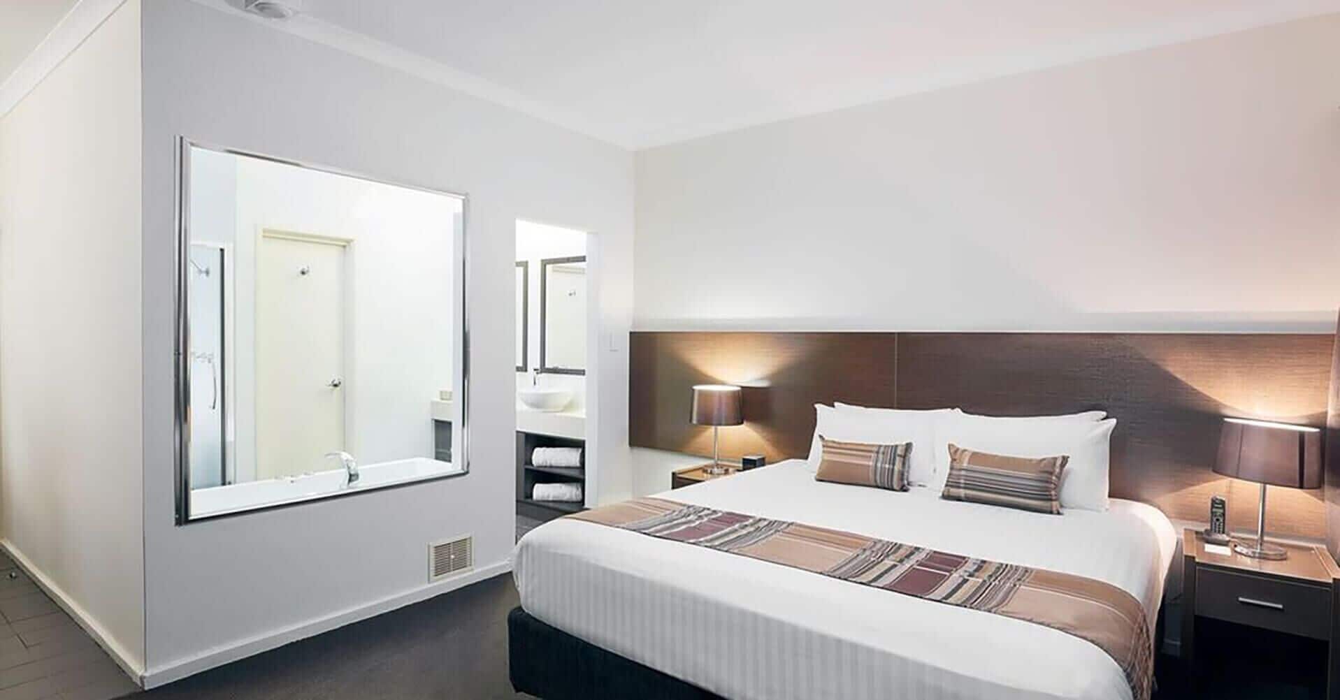 1 غرفة نوم وأغطية فراش متميزة وألحفة محشوة بالريش